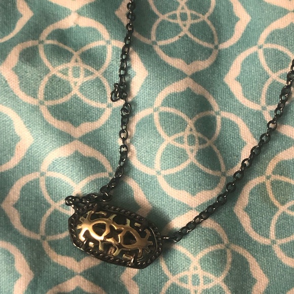 Kendra Scott Jewelry - Kendra Skot Elisa black and gold necklace. Kendra Scott Jewelry - Kendra Skot Elisa black and gold necklace.